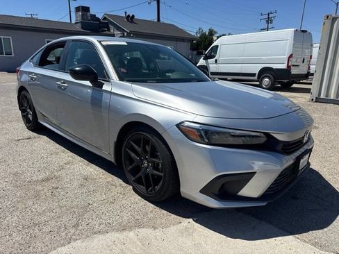 Used 2023 Honda Civic Sport image 3