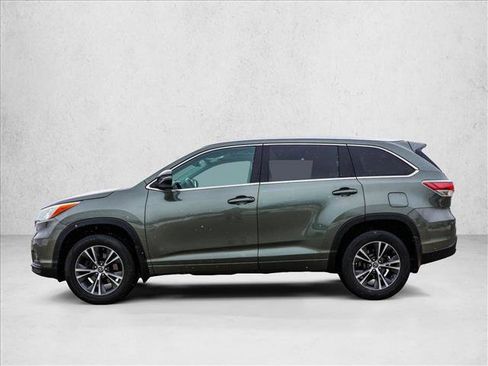 Used 2016 Toyota Highlander XLE image 8