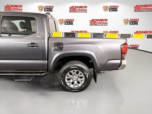 Used 2019 Toyota Tacoma SR5 RWD image 27