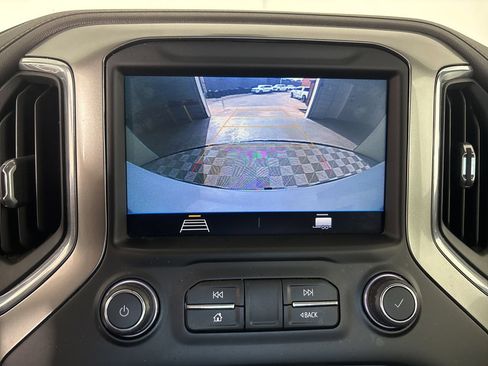 Used 2021 Chevrolet Silverado 1500 LT AWD/4WD image 18
