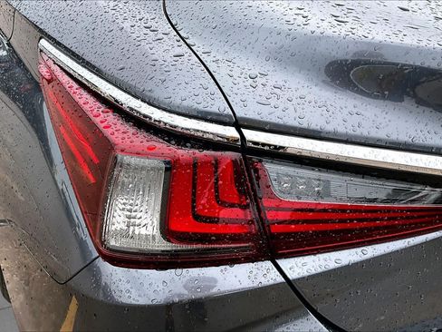 Used 2022 Lexus ES 350 w/ Premium Package FWD image 29