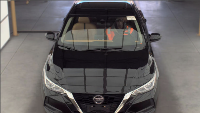 Used 2023 Nissan Sentra SV w/ SV Premium Package FWD image 2