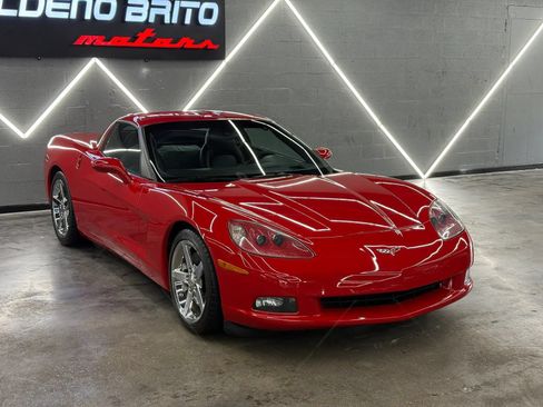 Used 2007 Chevrolet Corvette Coupe w/ Preferred Equipment Group RWD image 10