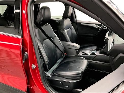 Used 2025 Ford Escape SE w/ PHEV Premium Package FWD image 8