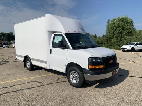 New 2025 GMC Savana 3500 w/ Power Convenience Package RWD image 49