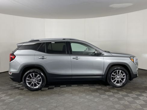 Used 2023 GMC Terrain SLT image 5
