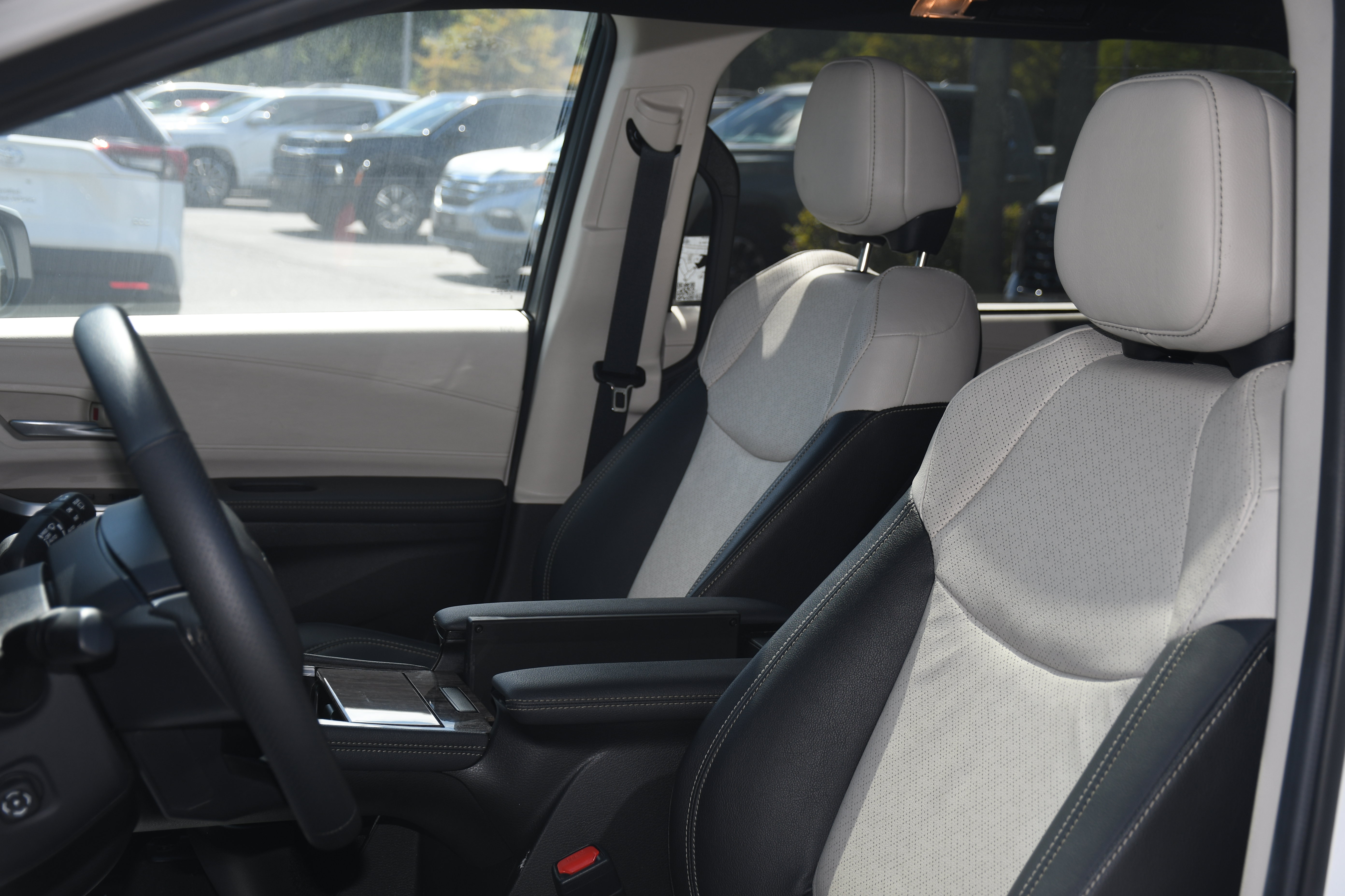 Certified 2025 Toyota Sienna Platinum AWD/4WD image 13