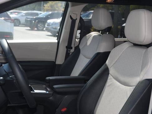 Certified 2025 Toyota Sienna Platinum AWD/4WD image 13