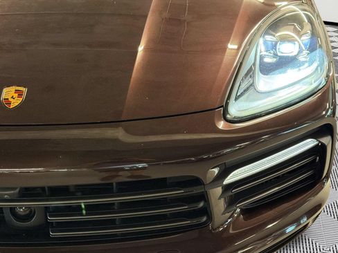 Certified 2023 Porsche Cayenne Platinum Edition AWD/4WD image 11