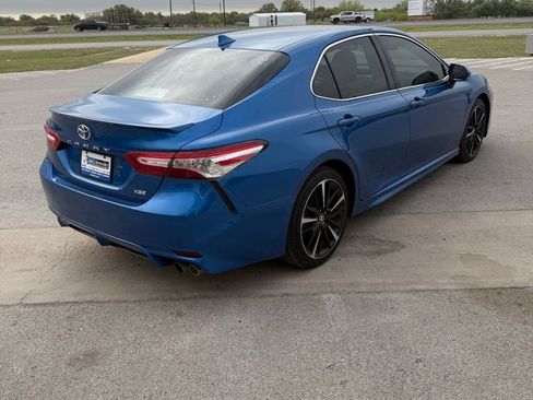 Used 2020 Toyota Camry XSE image 3