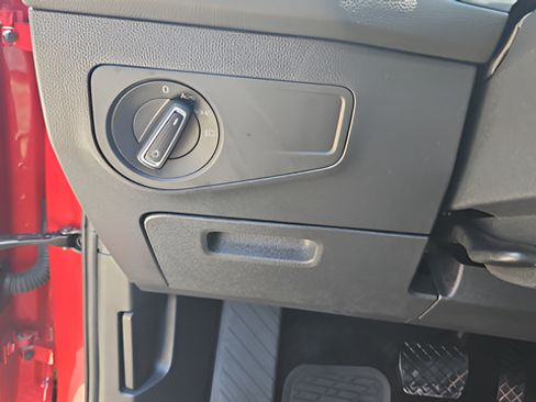 Used 2024 Volkswagen Tiguan SE AWD/4WD image 15
