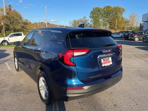 Used 2023 GMC Terrain SLE image 8