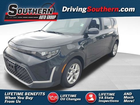 Used 2023 Kia Soul LX w/ LX Technology Package FWD image 1