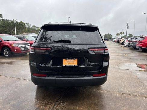 Certified 2024 Jeep Grand Cherokee L Laredo image 4