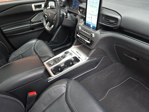 Used 2020 Ford Explorer ST w/ Premium Technology Package image 19