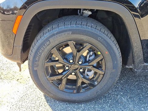 New 2026 Jeep Grand Cherokee Altitude AWD/4WD image 19