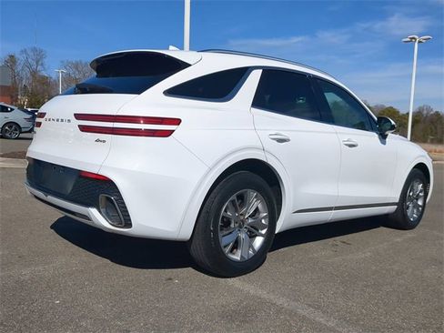 Used 2022 Genesis GV70 2.5T image 4