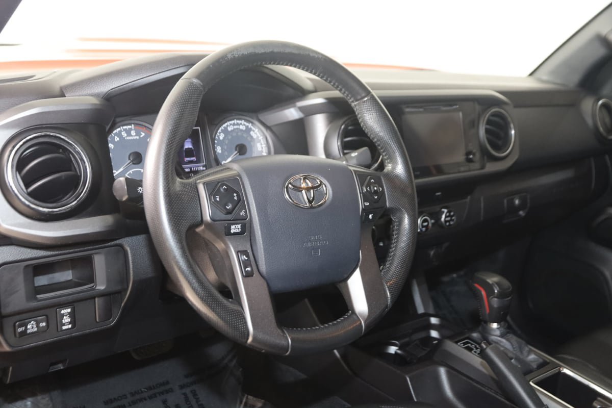 Used 2016 Toyota Tacoma TRD Sport w/ Towing Package AWD/4WD image 6