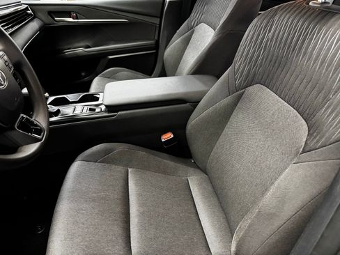 Used 2025 Toyota Camry LE image 11