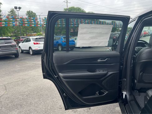 New 2025 Jeep Grand Cherokee L Altitude image 9