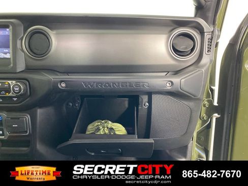 Used 2021 Jeep Wrangler Sport AWD/4WD image 31