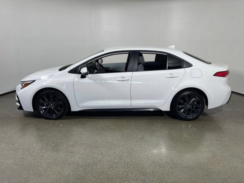 Certified 2026 Toyota Corolla SE w/ Carpet Mat Package (TMS) FWD image 6