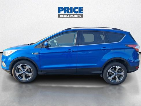 Used 2017 Ford Escape SE w/ Equipment Group 201A AWD/4WD image 9