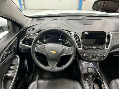Used 2024 Chevrolet Malibu LT FWD image 11