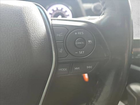 Used 2019 Toyota Camry SE image 15