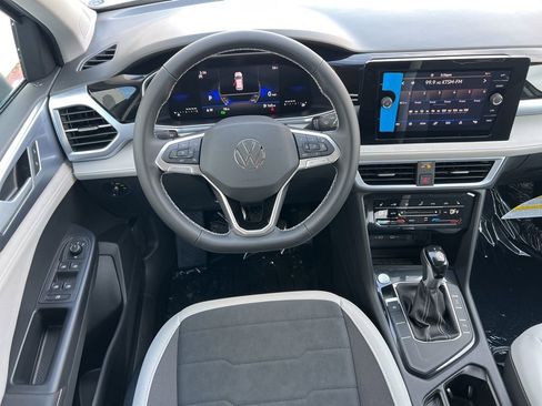 New 2026 Volkswagen Taos SE FWD image 13