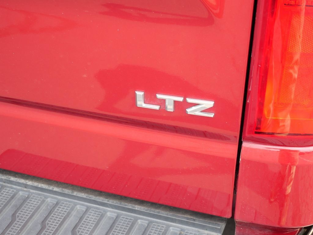 Used 2020 Chevrolet Silverado 1500 LTZ AWD/4WD image 11