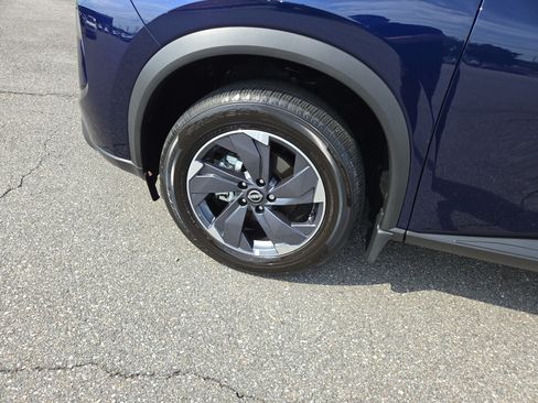Certified 2026 Nissan Rogue SV w/ SV Premium Package FWD image 8
