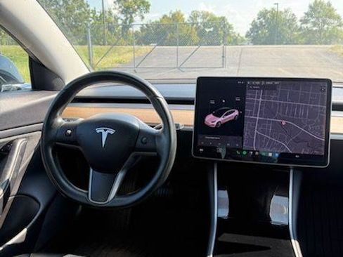 Used 2019 Tesla Model 3 Standard Range Plus RWD image 3