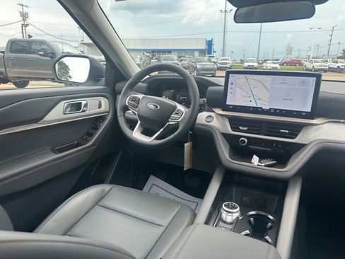 New 2026 Ford Explorer Active w/ Active Comfort Package AWD/4WD image 13