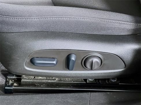 Used 2024 Chevrolet Malibu LT image 11