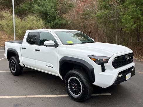 Used 2025 Toyota Tacoma TRD Off-Road w/ TRD Off Road Premium Package AWD/4WD image 7