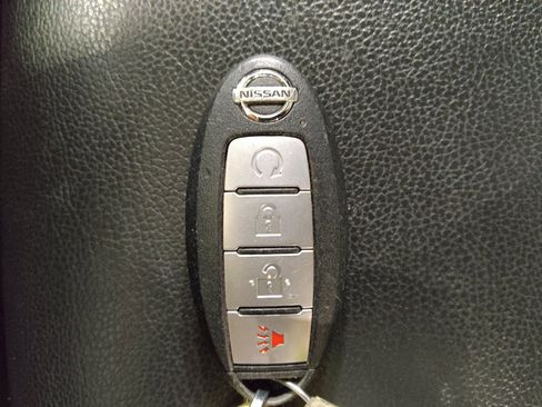 Used 2021 Nissan Kicks SR w/ SR Premium Package FWD image 32