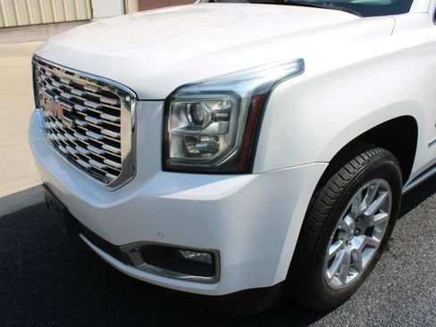 Used 2018 GMC Yukon Denali w/ Open Road Package AWD/4WD image 3