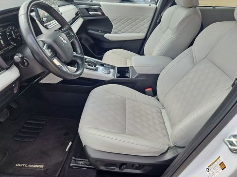 Used 2024 Mitsubishi Outlander SEL image 25