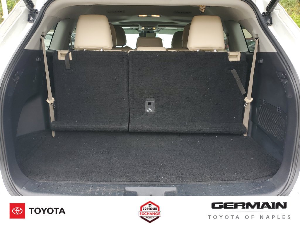 Used 2021 Toyota Highlander XLE FWD image 24
