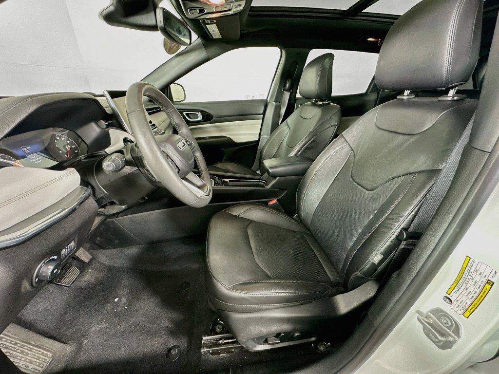 Certified 2023 Jeep Compass Limited w/ Sun and Sound Group AWD/4WD image 30