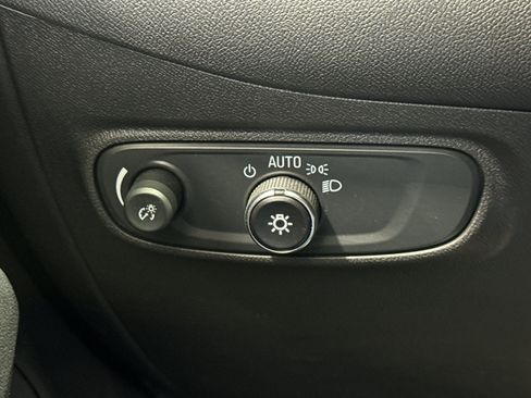 Used 2024 Chevrolet Equinox LT w/ LPO, Floor Liner Package FWD image 29