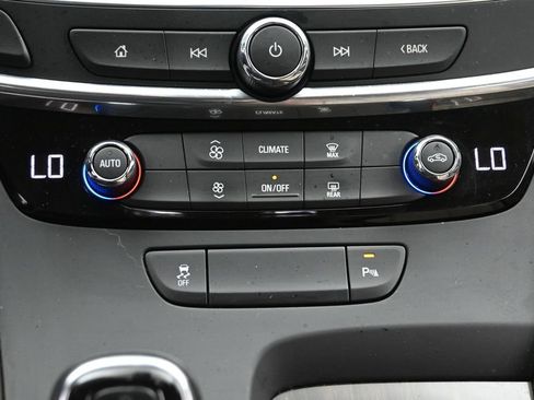 Used 2017 Buick LaCrosse Preferred FWD image 19