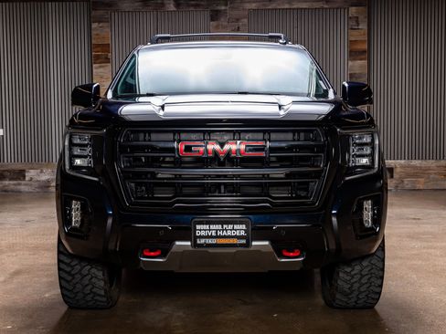 Used 2024 GMC Yukon AT4 w/ AT4 Premium Package image 2