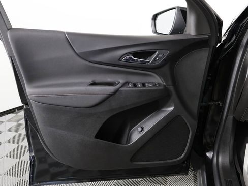 Used 2022 Chevrolet Equinox RS w/ LPO, Floor Liner Package image 12