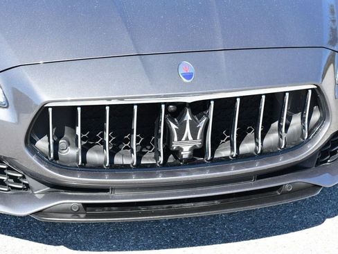 Used 2019 Maserati Quattroporte S image 37