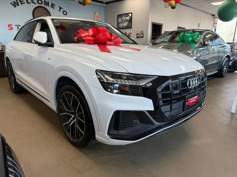 Used 2020 Audi Q8 Prestige w/ Prestige Package image 2