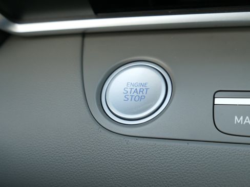 Used 2023 Hyundai Elantra SEL w/ Convenience Package image 24