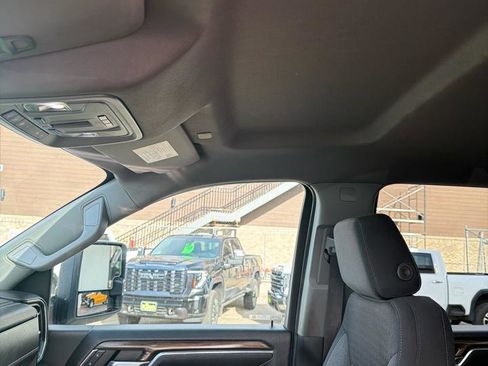 Used 2024 Chevrolet Silverado 3500 LT w/ Convenience Package AWD/4WD image 8