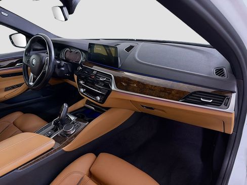 Used 2018 BMW 540i xDrive image 32